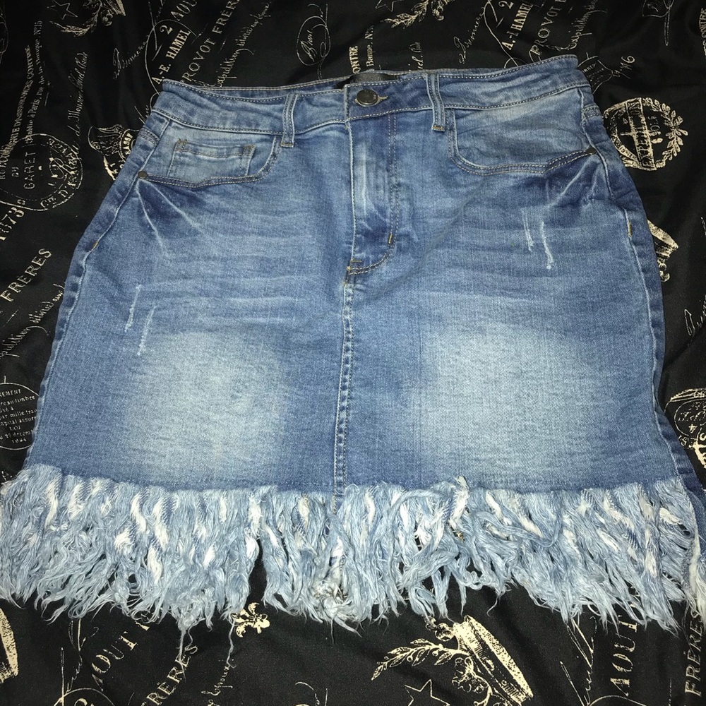 Never worn High Waist Fashion Nova fringe skirt